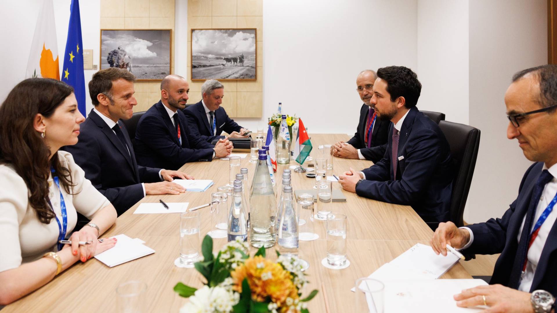 ولي العهد يلتقي الرئيس الفرنسي على هامش لقاءات قمة المجلس الأوروبي في قبرص #عاجل 