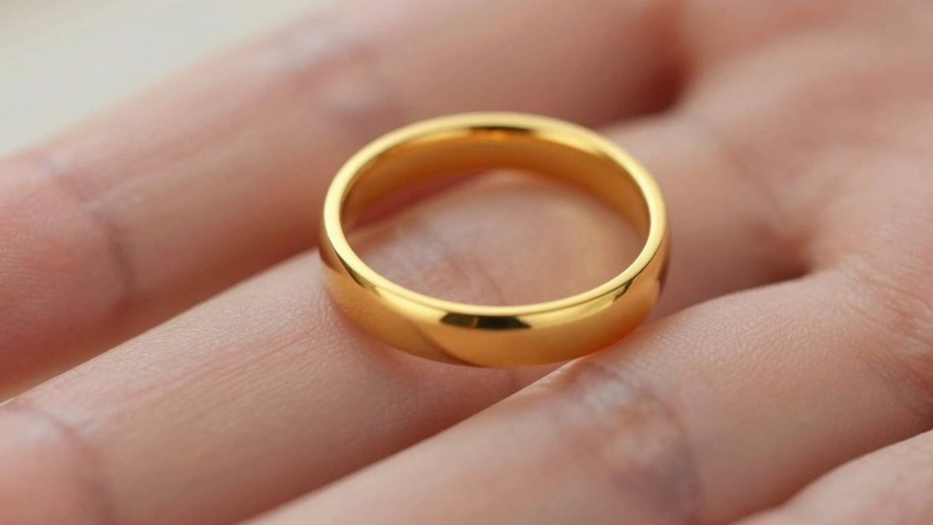 انخفاض أسعار الذهب والليرات الرشادي والإنجليزي في الأردن السبت