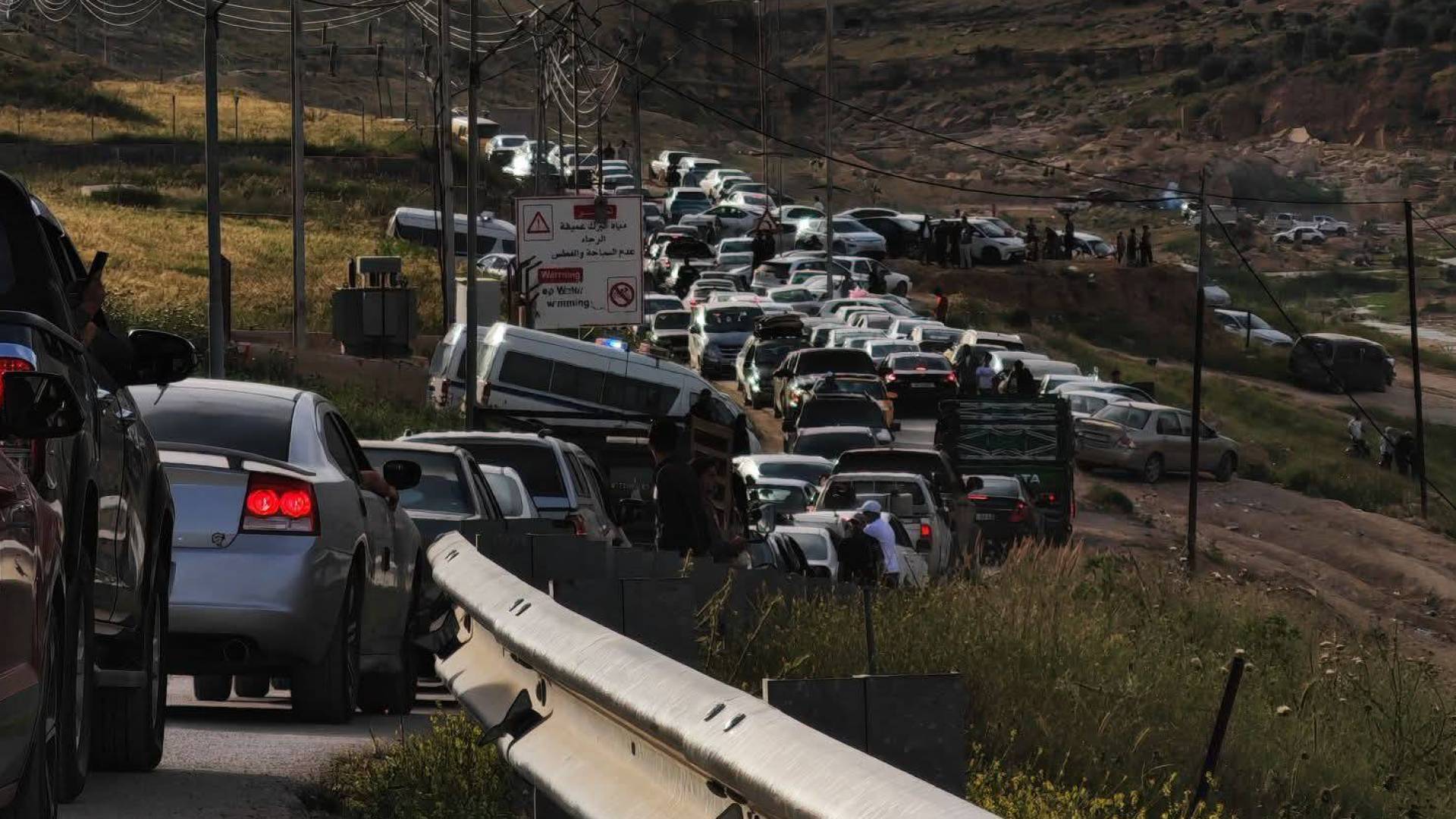 "وادي الوالة".. مطالب شعبية بتوسعة طريق الهيدان في مادبا وتأهيل البنية التحتية