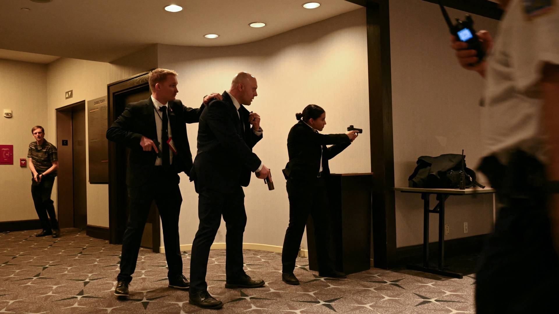 فريق حراسة ترمب: المسلح حاول اختراق البوابات الأمنية والرئيس يصر على استئناف الحفل