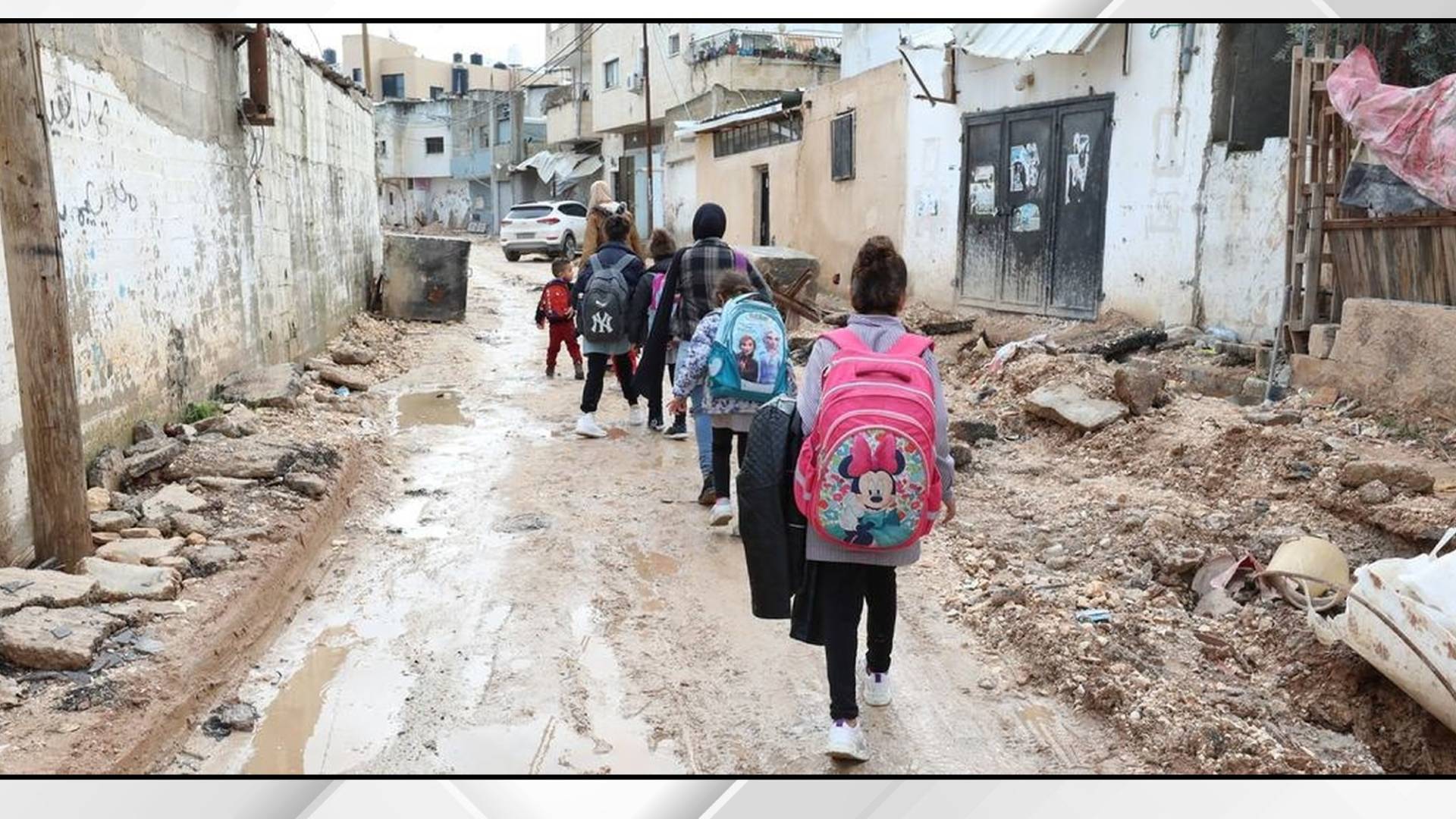 الاونروا تقرر تقليص دوام مدارسها في الضفة الغربية بسبب العجز المالي