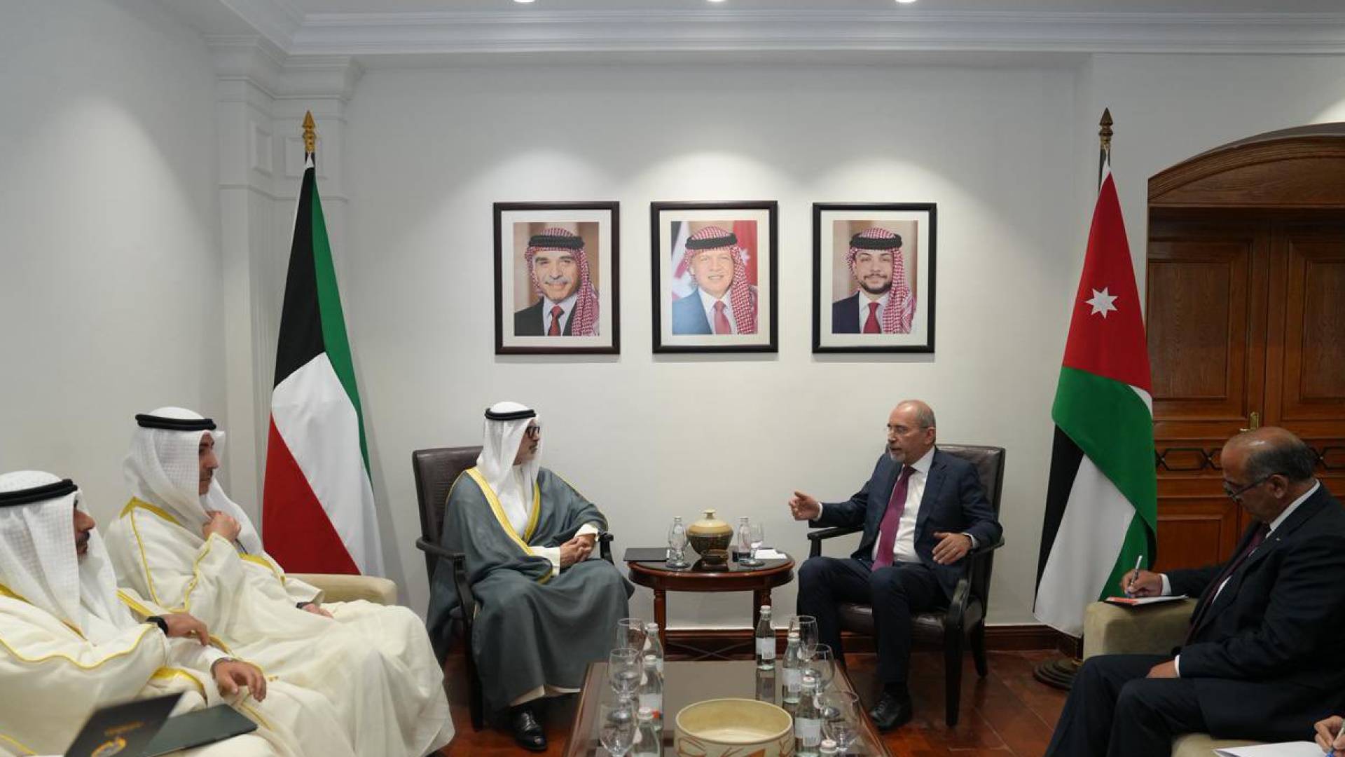 الصفدي يستقبل وزير الخارجية الكويتي في عمان لبحث العلاقات الثنائية