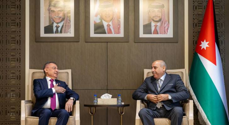 رئيس مجلس النواب مازن القاضي رئيس لجنة الشؤون الخارجية في البرلمان التركي فؤاد أوكتاي