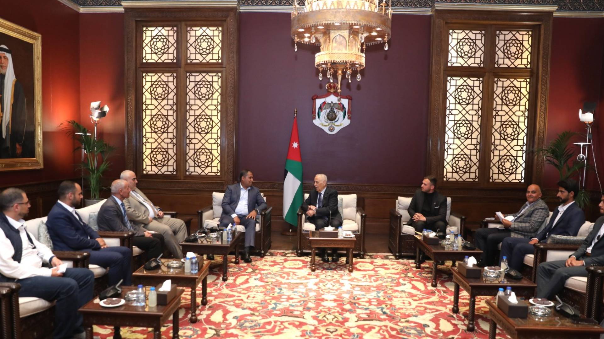 رئيس الديوان الملكي الهاشمي يلتقي وفدا من "أكاديمية شباب الكرك" 