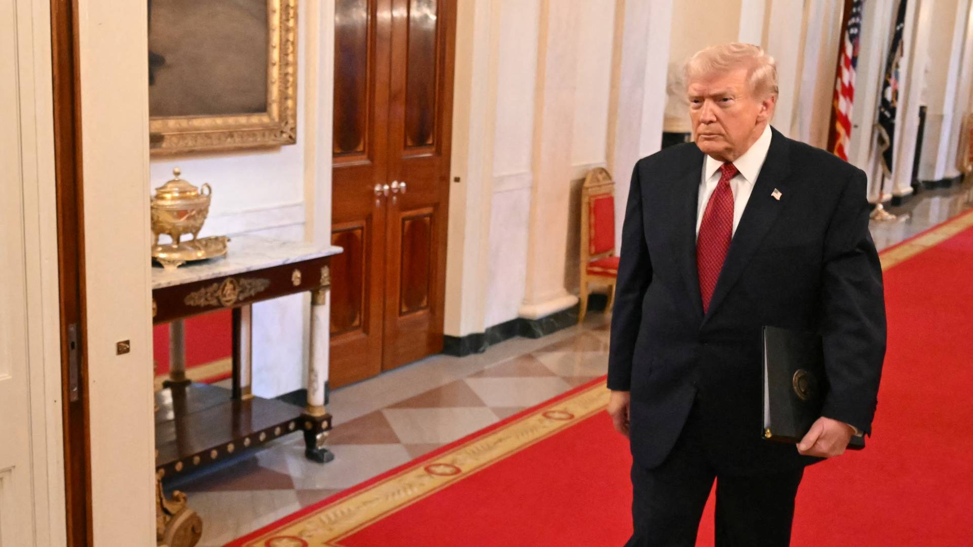 بعد "نجاة" ترمب.. وزارة العدل الأمريكية تطالب بسحب دعاوى الحصانة المتعلقة ببناء "قاعة الاحتفالات"