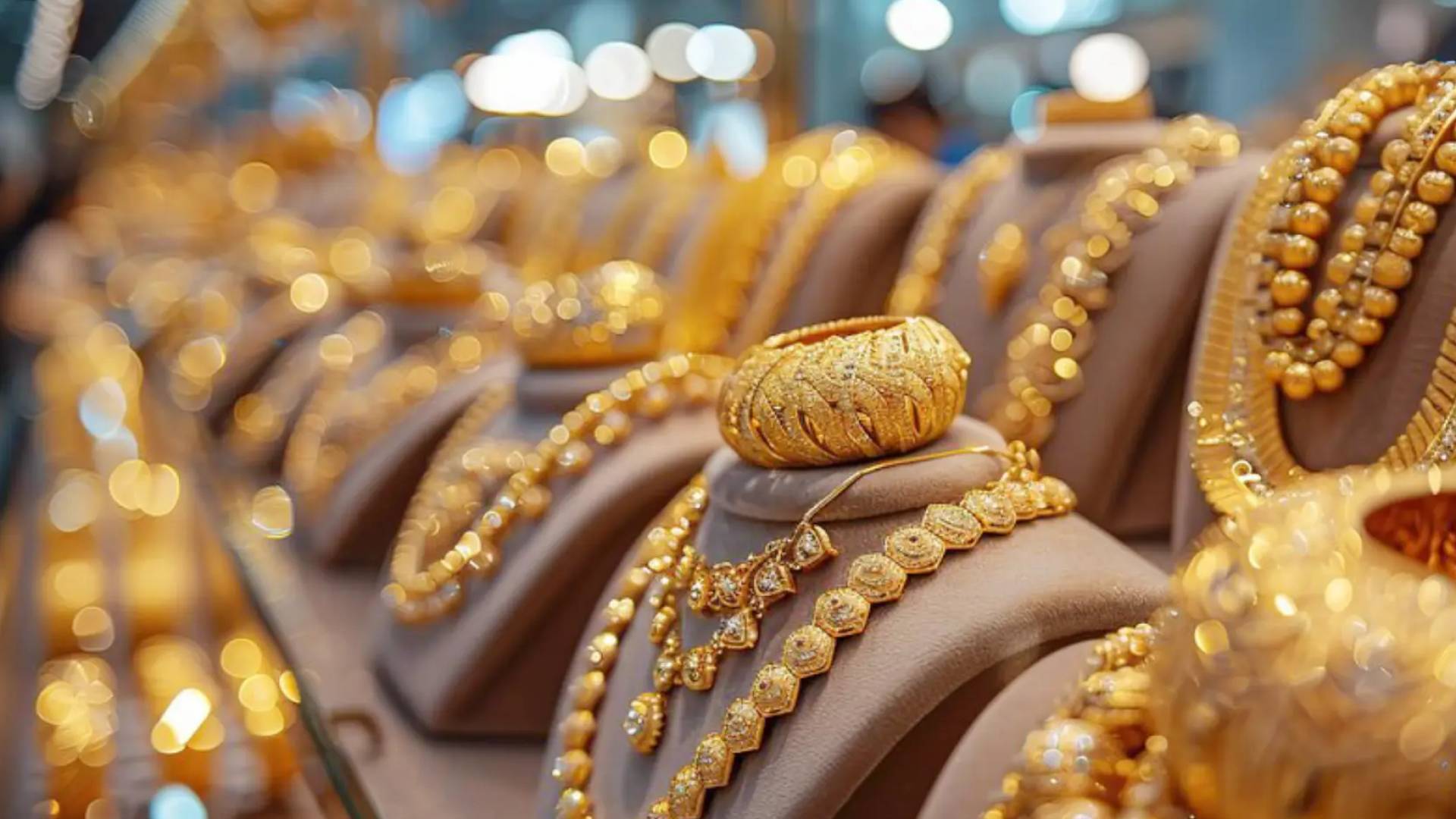 سعر الذهب في مصر الاثنين.. عيار 21 يلامس 7000 جنيه والجنيه الذهب يستقر عند 56000