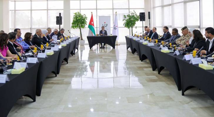 خلال اجتماع في وزارة الشباب