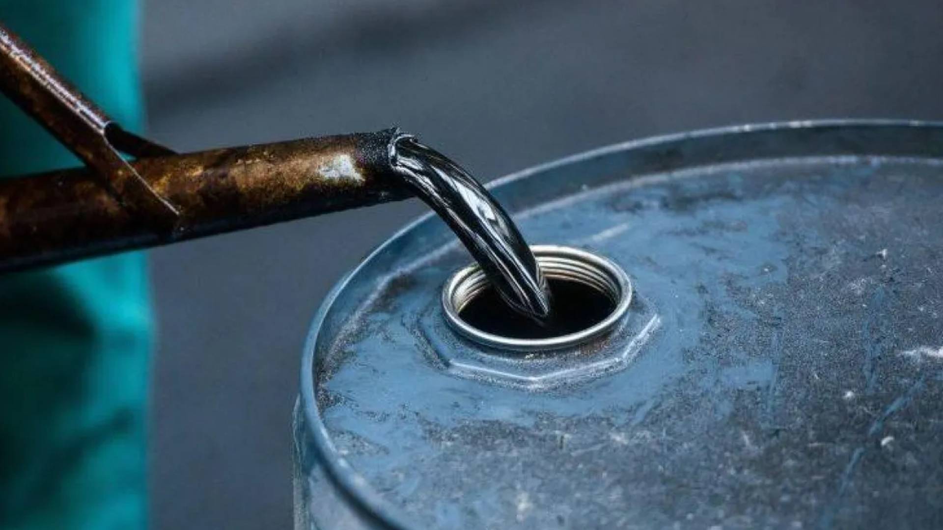 أسعار النفط تشتعل: خام برنت يقترب من 120 دولارا مع انسداد أفق الحرب