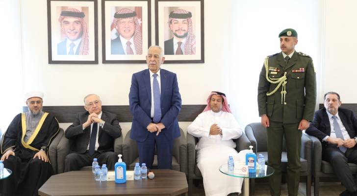 مندوبا عن الملك وولي العهد.. العيسوي يعزي عشيرة حجازي