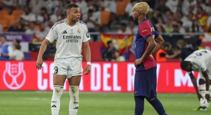 لاعب ريال مدريد مبابي ولاعب برشلونة لامين يامال