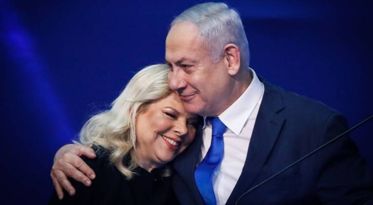 رئيس وزراء الاحتلال بنيامين نتنياهو وزوجتة