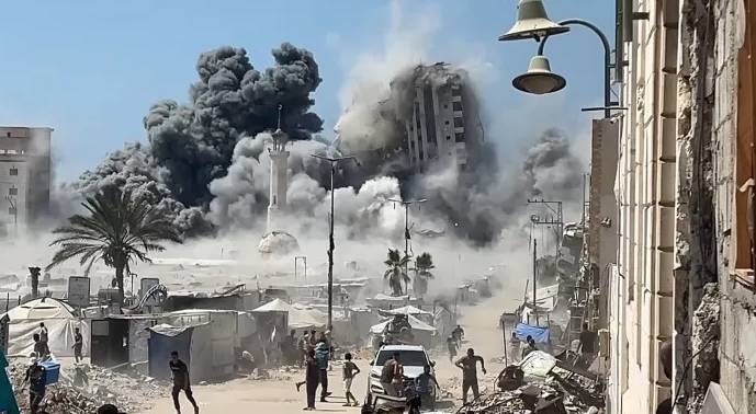 صورة توضح غارات الاحتلال على غزة