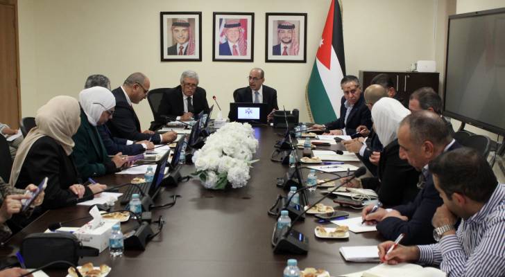وزراء النقل والصناعة يبحثون آليات تشغيل الأردنيين عبر تطوير نقل المدن الصناعية