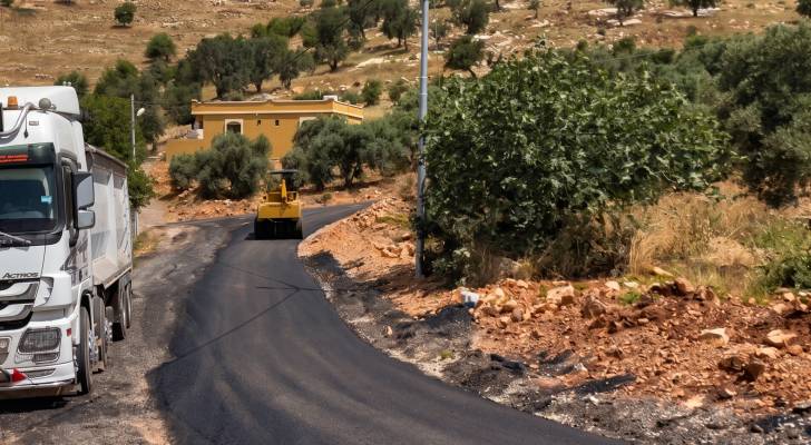 استجابة لـ "من هنا نبدأ".. بلدية جرش تنهي تعبيد طريق "شريان الحياة" المتعطل منذ الثمانينيات
