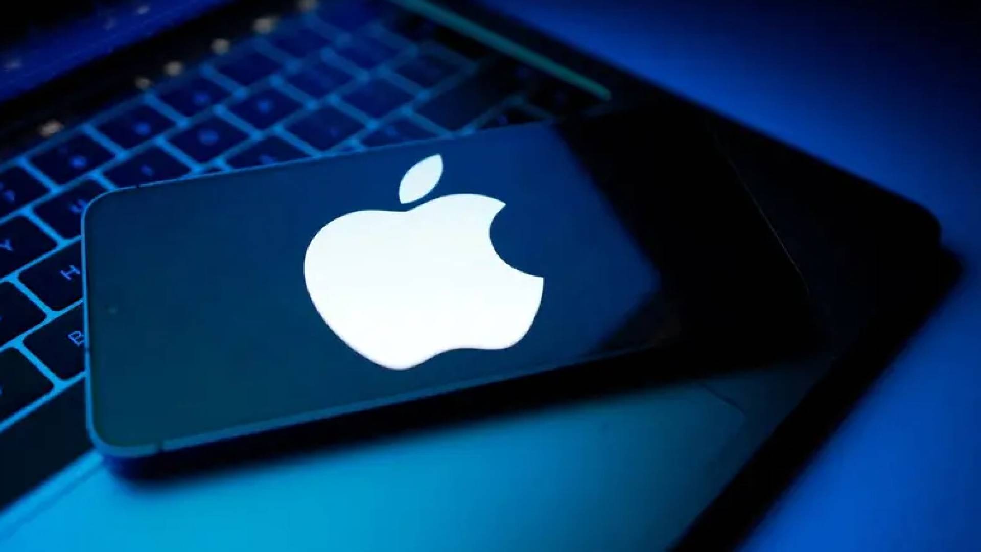 أبل تستهدف "آيفون بلا حواف" في 2028: ثورة تقنية تقودها شاشات IZO المبتكرة