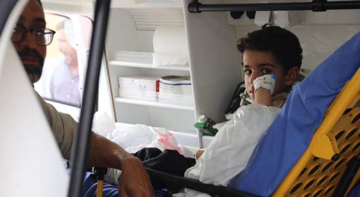 القوات المسلحة تقوم بإجلاء الدفعة (28) من أطفال غزة المرضى للعلاج في الأردن