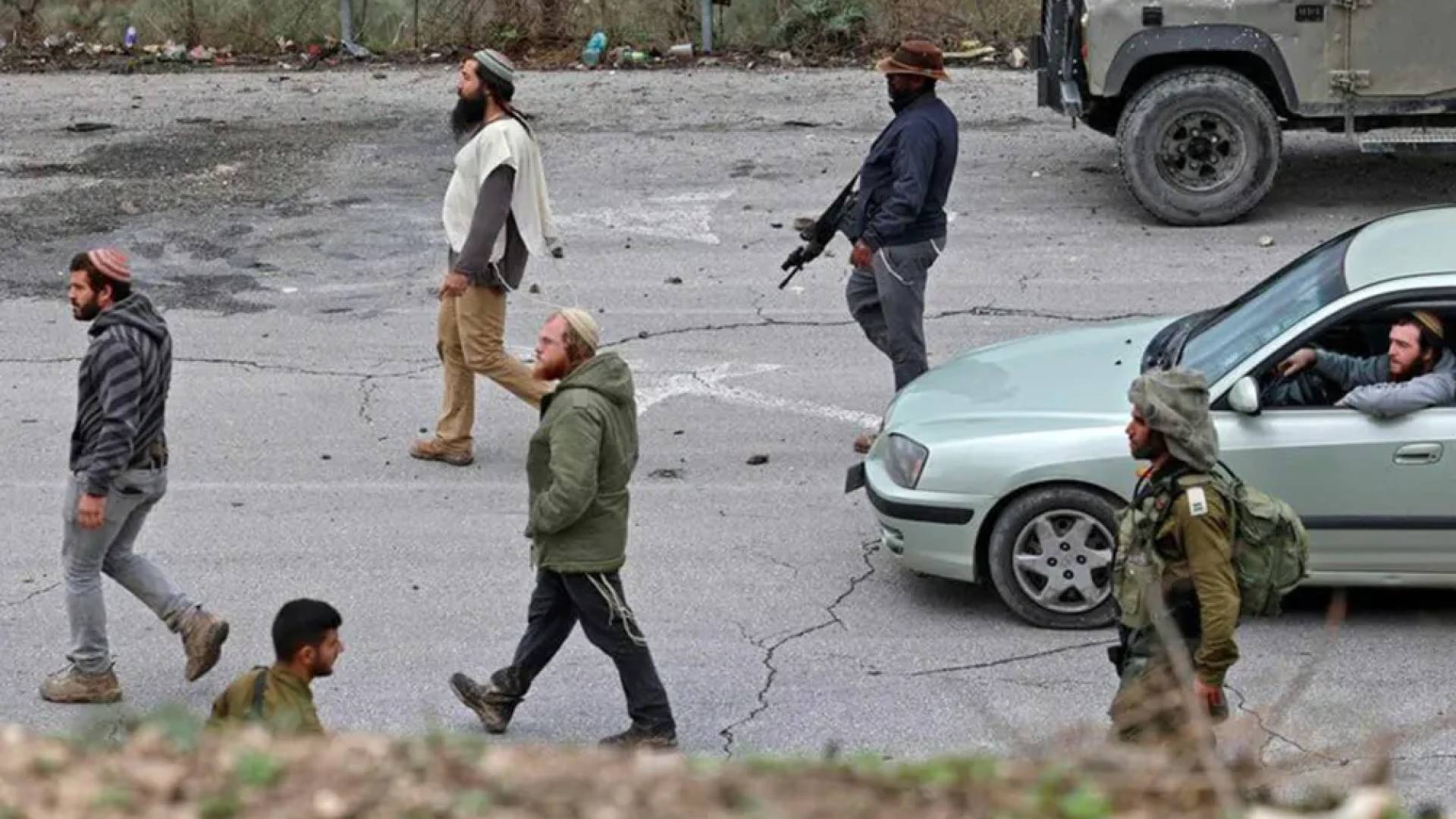بقوة السلاح.. الاحتلال والمستوطنون يشنون حربا لتطهير جنوب الخليل من الرعاة