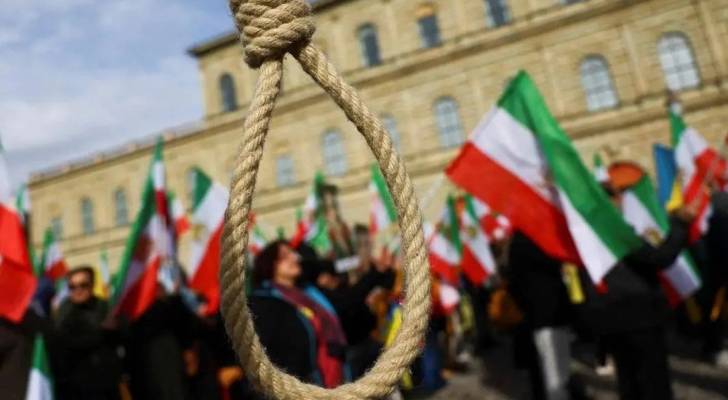 حبل المشنقة في مظاهرة إيرانية