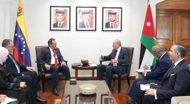 الصفدي يلتقي وزير الخارجية الفنزويلي لبحث التعاون بقطاعات الطاقة والاستثمار