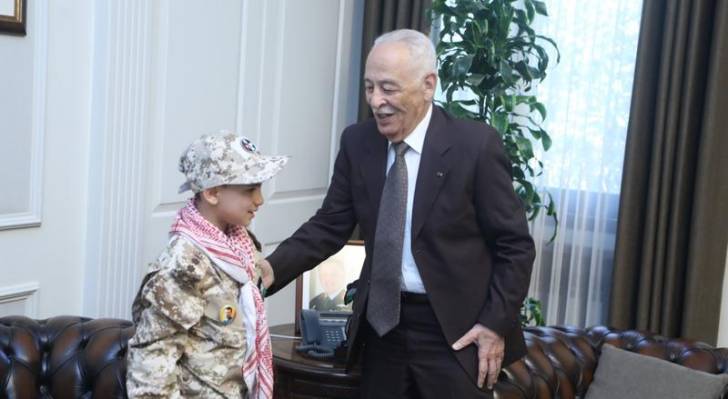 العيسوي يستقبل الطفل الكفريني
