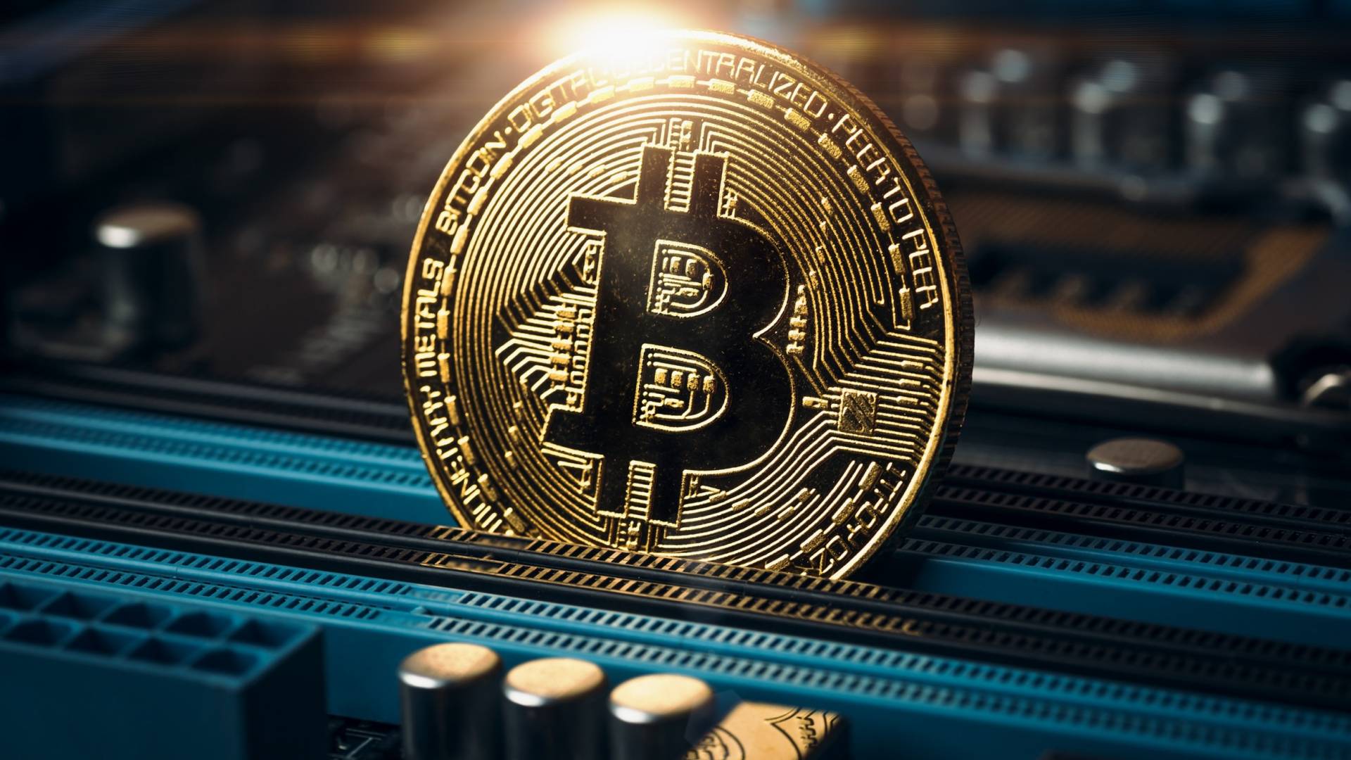 بيتكوين تحافظ على مكاسبها وتستقر فوق مستويات 73 ألف دولار