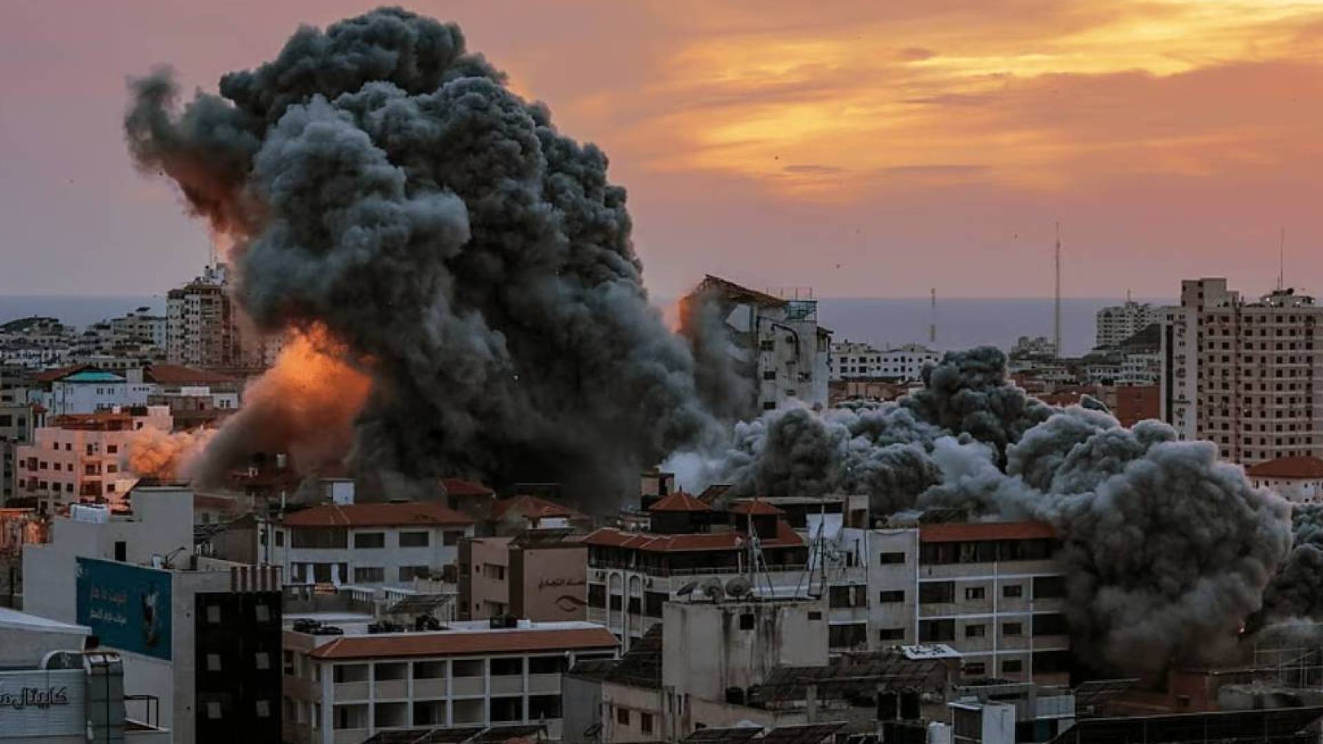 غارة للاحتلال تستهدف منطقة الميناء غربي غزة تسفر عن شهيدين و25 مصابا