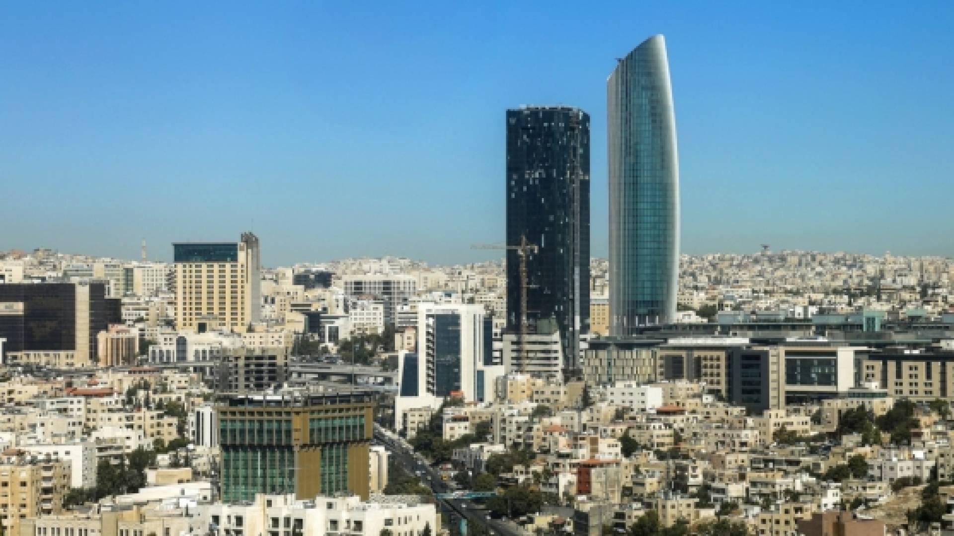طقس العرب: استقرار تام على الأجواء الصيفية وظهور لسحب متفرقة في عمان