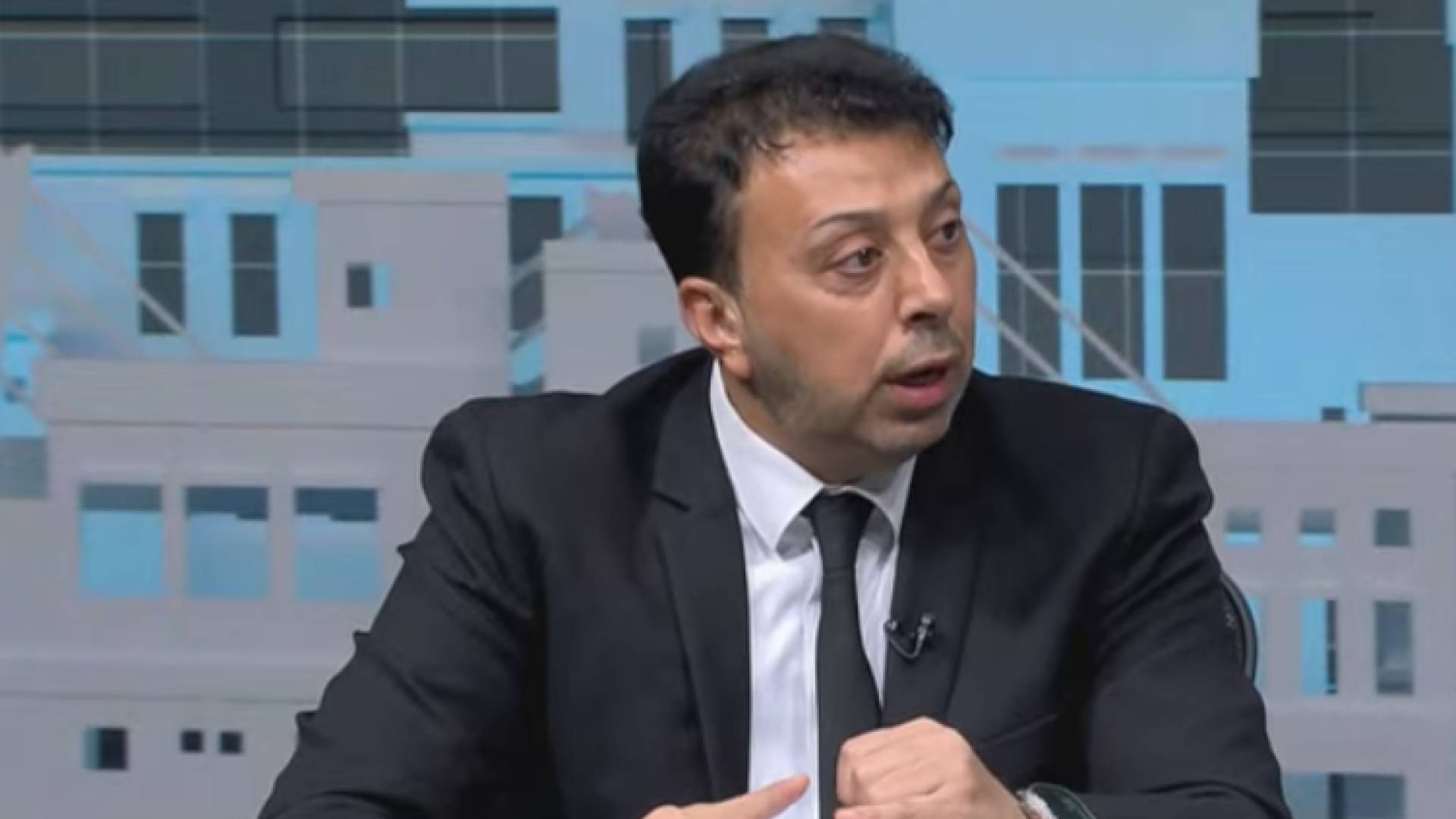 بالفيديو.. جمال محمود لـ"نبض البلد": فقدنا هويتنا أمام منتخب سويسرا وأعتقد أن المباراة "فخ" قبل كأس العالم