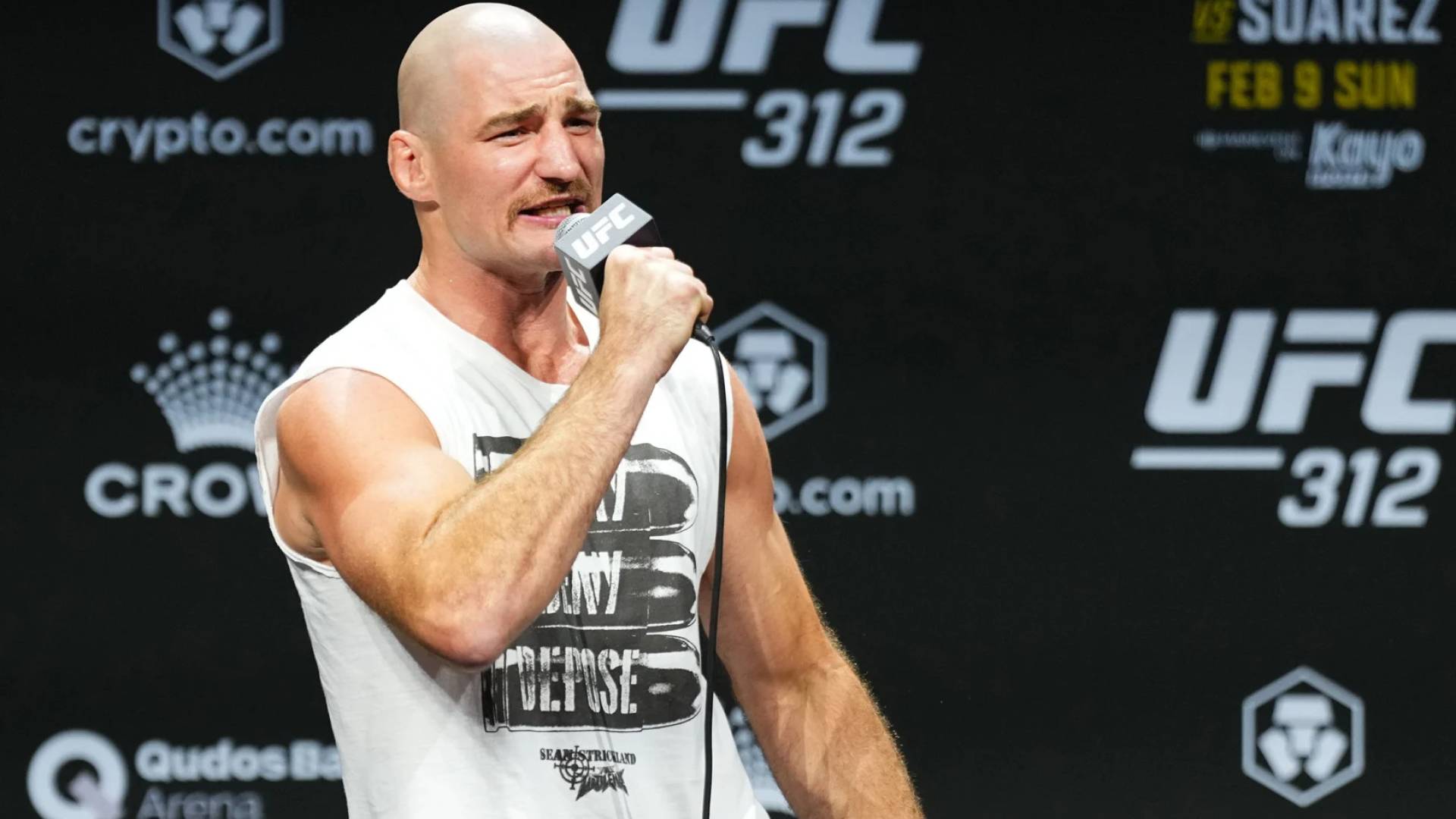 بسبب انتقاده للاحتلال.. بطل UFC يزعم منعه من دخول البيت الأبيض