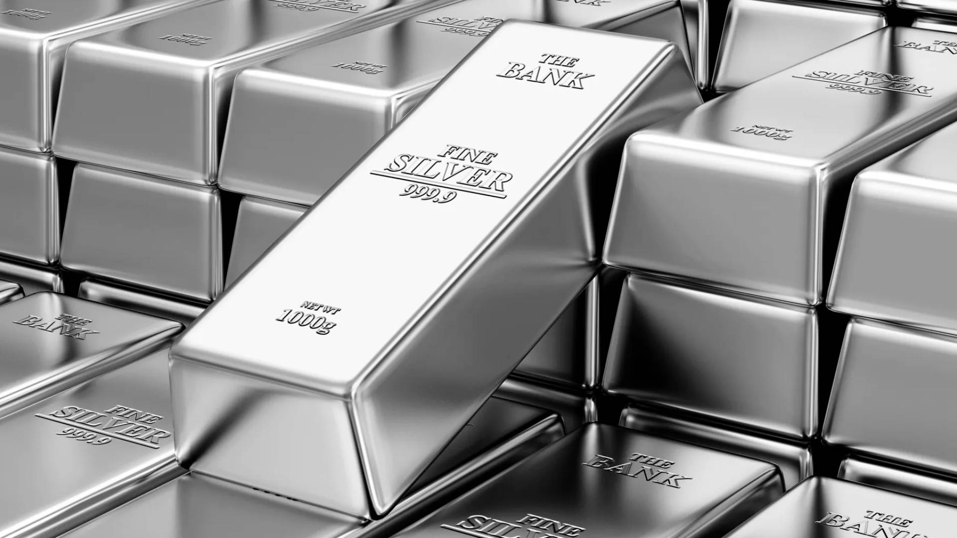 الفضة تسجل هبوطا حادا وتخسر أكثر من 8% من قيمتها لتتراجع إلى 67.83 دولارا