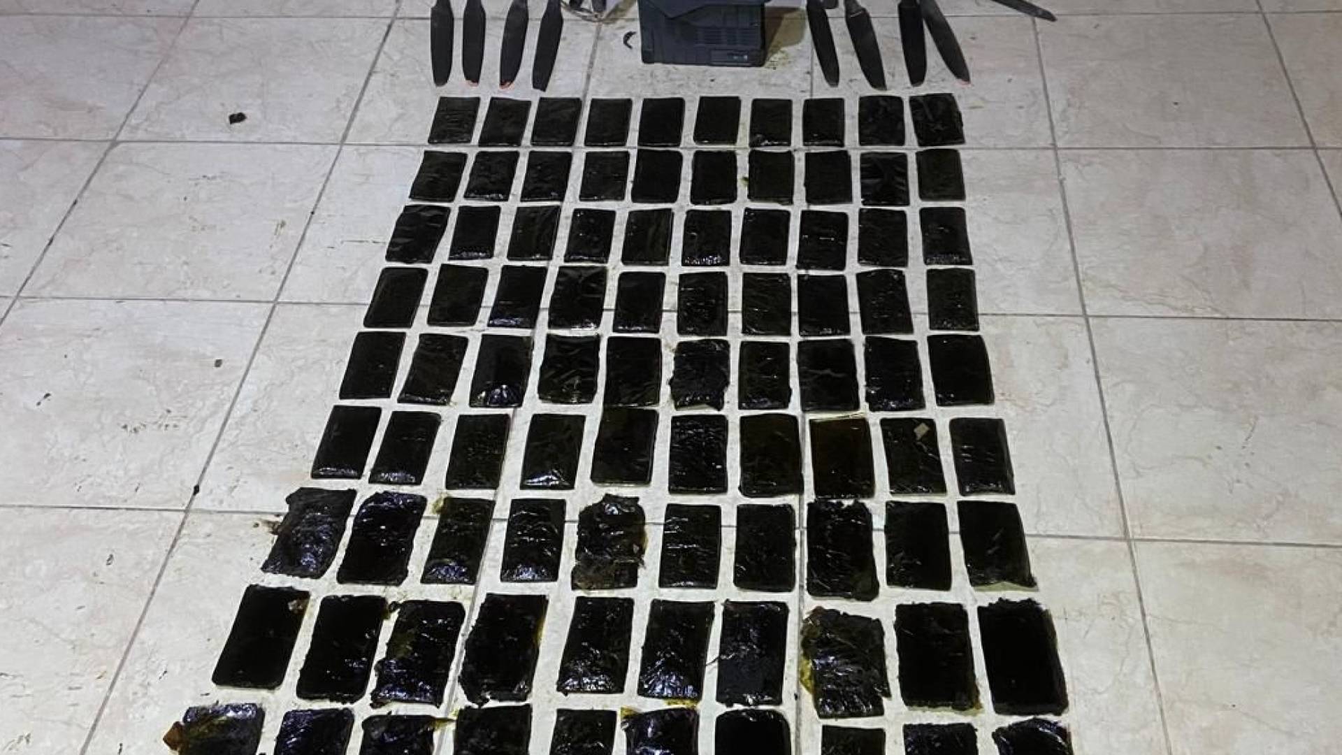 الجيش العربي: المنطقة العسكرية الجنوبية تحبط محاولة تهريب كمية كبيرة من المواد المخدرة بواسطة طائرة مسيرة