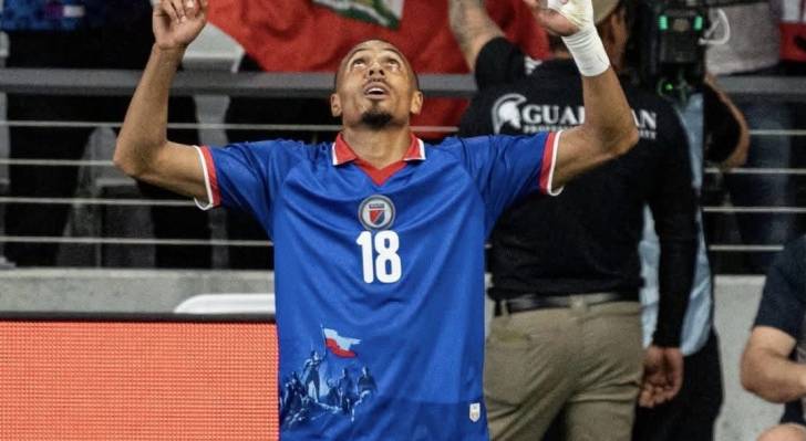 لاعب كرة قدم في منتخب هايتي