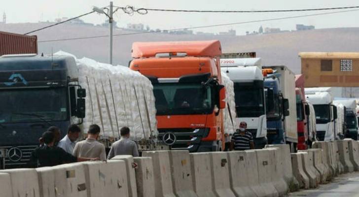 شاحنات بمعبر جابر بين الأردن وسوريا