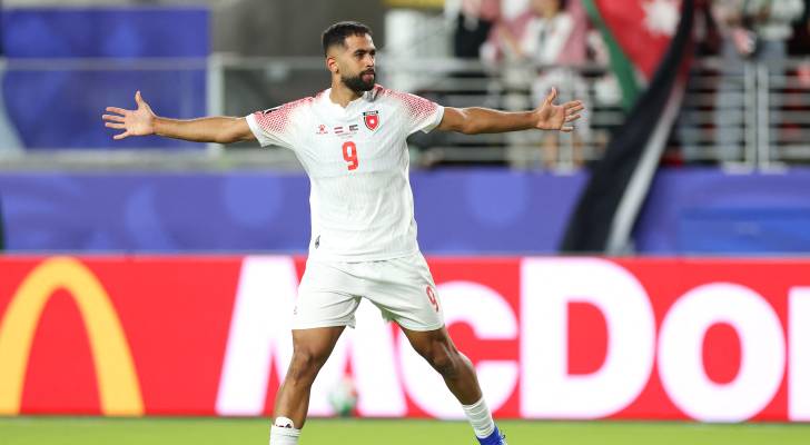 اللاعب علي علوان
