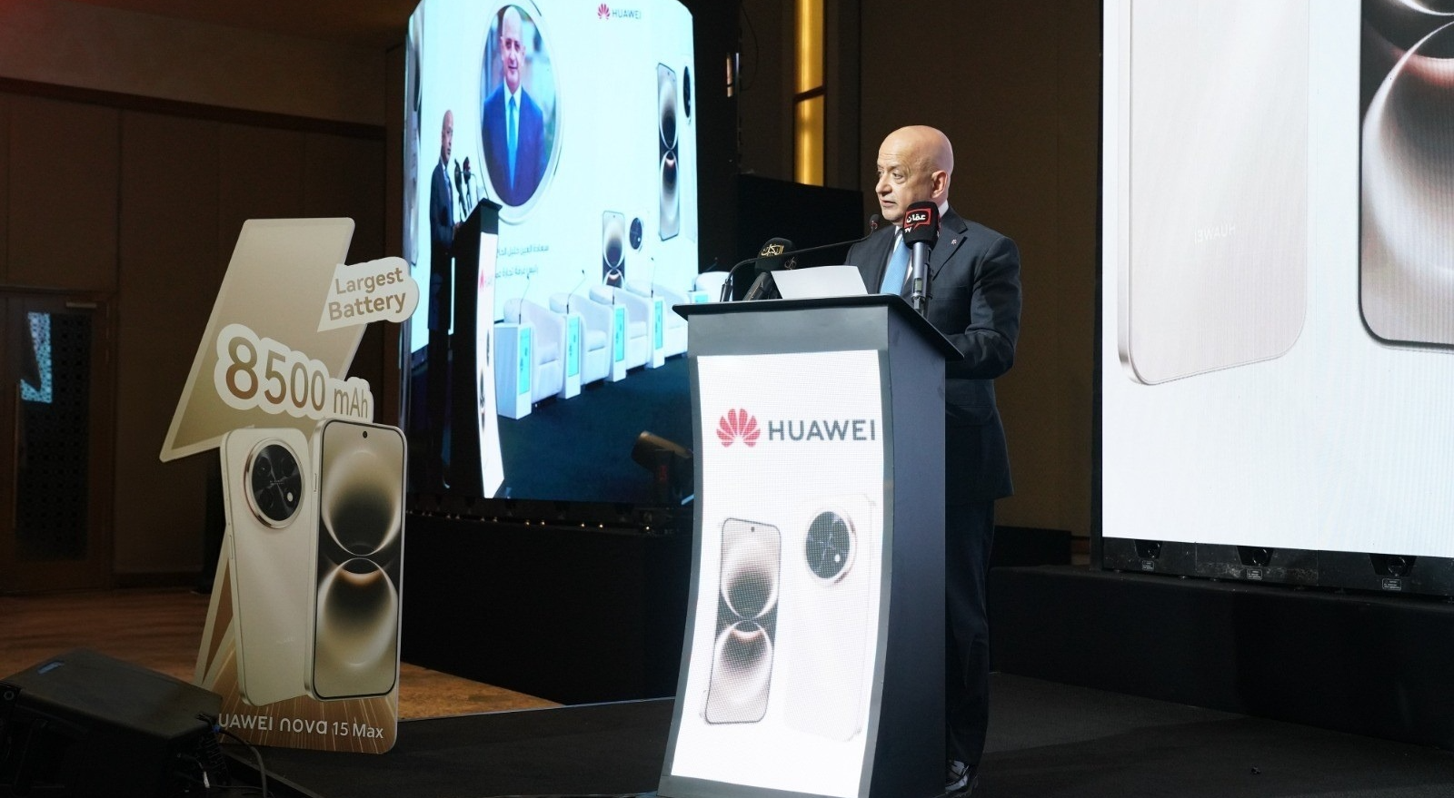 هاتف HUAWEI nova 15 Max الجديد كليا يصل إلى الأردن بأكبر بطارية ومستويات استثنائية من التحمل والمتانة