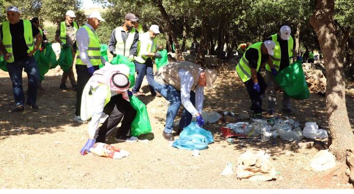 وزارة الأوقاف تنفذ حملة نظافة في غابات برقش