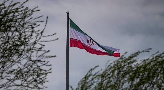 علم إيران