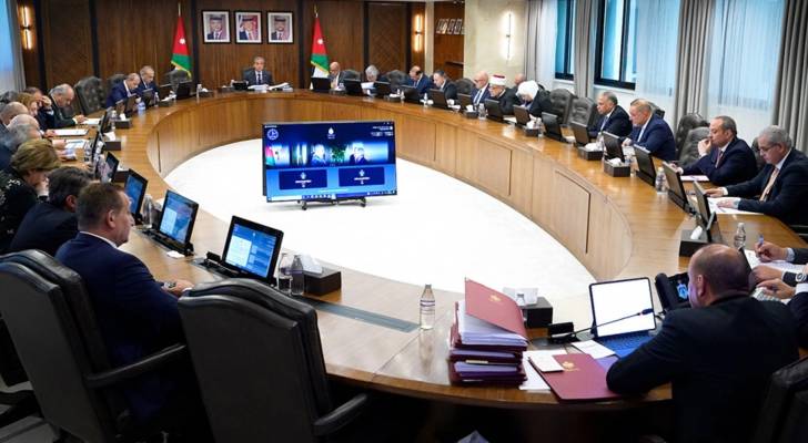 مجلس الوزراء يقر إضافة 30 حافلة لخطوط الكرك ضمن دعم النقل بين المحافظات