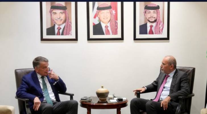 الصفدي يلتقي سوندرز