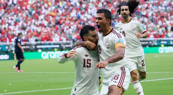 الماتادور الإسباني يطيح بأوروغواي ويعبر متصدرا إلى دور الـ 32 بالمونديال