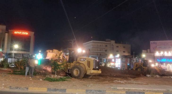 عمليات ازالة لدوار الشهيد في إربد