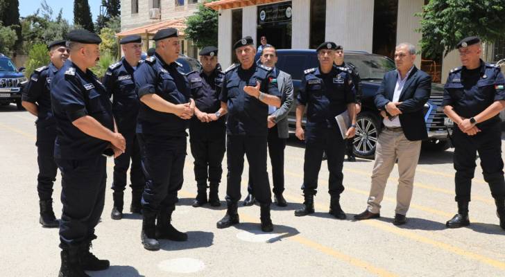 مدير الأمن العام يوجه بإنشاء 4 محطات للزيارات المرئية لنزلاء مراكز الإصلاح
