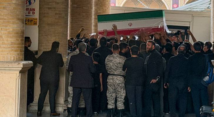 طهران تبدأ مراسم تشييع تاريخية لخامنئي بمشاركة ملايين الإيرانيين ووفود دولية