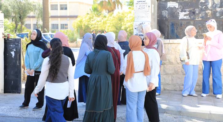 طالبات ثانوية عامة
