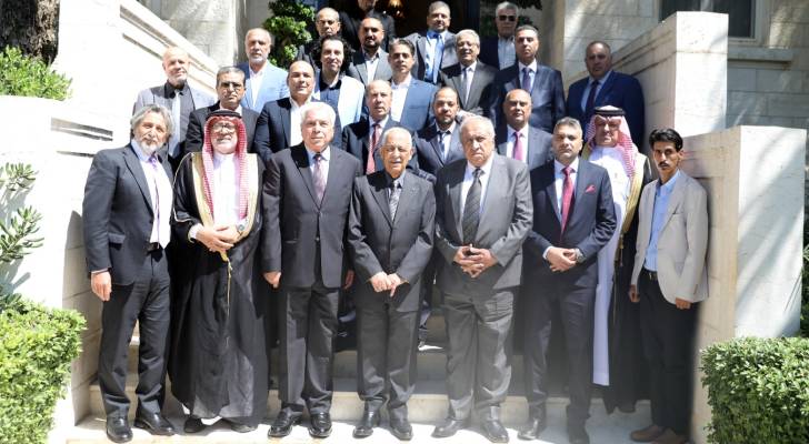 خلال لقائه وفدا من أبناء عشيرة الحمارشة..  العيسوي: سياسة الملك أرست مكانة الأردن نموذجا للاعتدال والحكمة