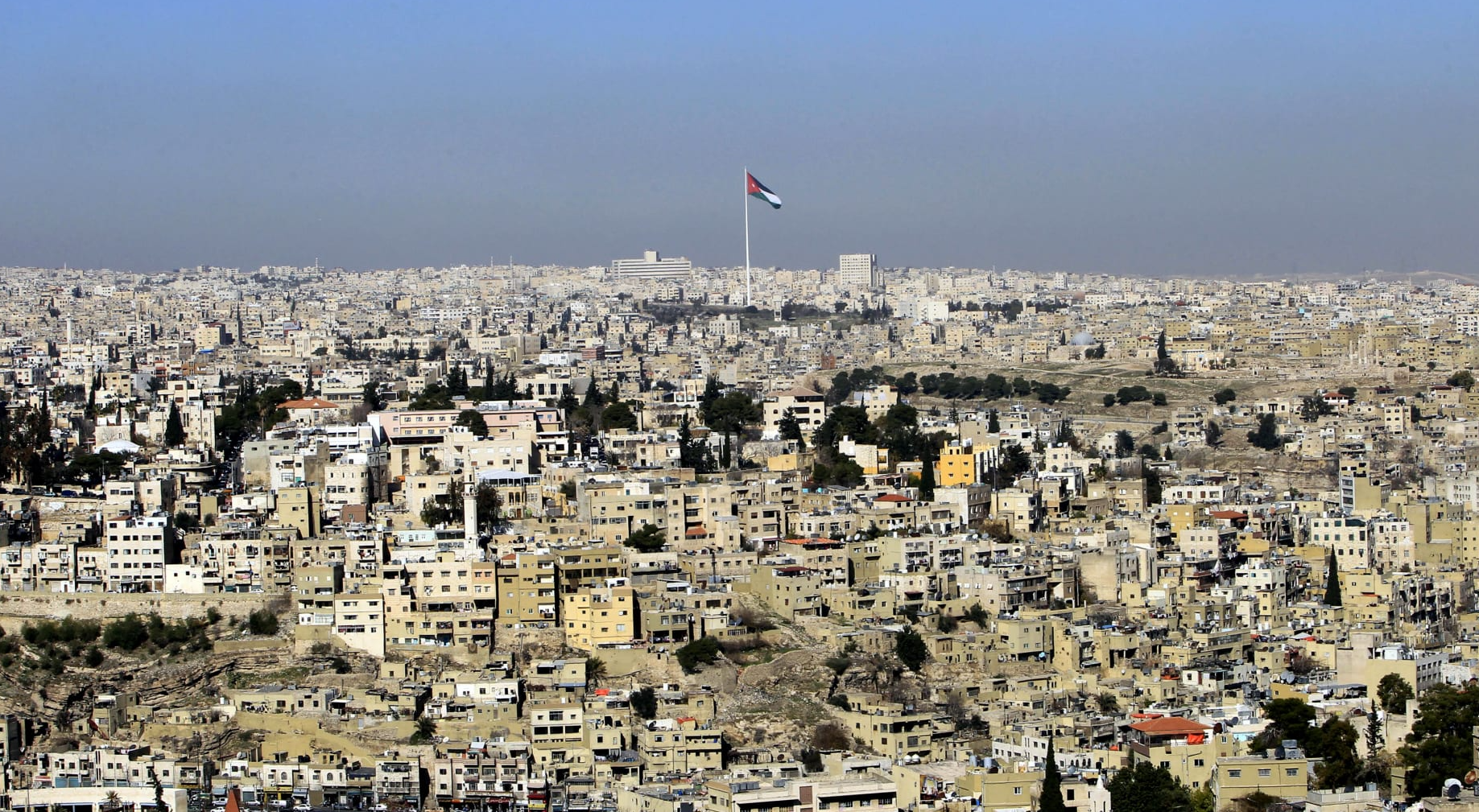 تقرير الحالة الجوية: طقس صيفي معتدل وارتفاع تدريجي لدرجات الحرارة حتى الأحد