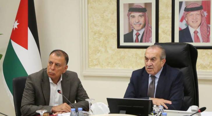 أبو السمن والفراية يطلعان على المخطط الشمولي لمركز الكرامة الحدودي