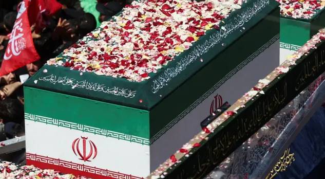 مواراة جثمان المرشد الإيراني الأعلى السابق علي خامنئي الثرى في مدينة مشهد