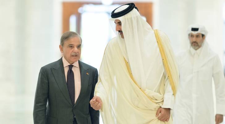 أمير قطر الشيخ تميم بن حمد آل ثاني ورئيس وزراء باكستان