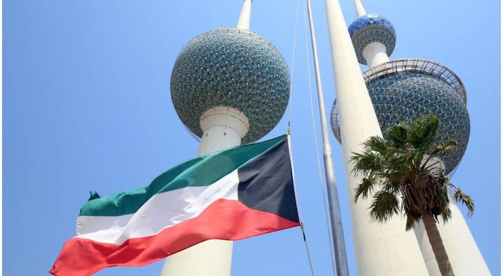 الدفاع الكويتية: اعتراض 4 صواريخ جوالة و21 مسيرة إيرانية استهدفت منشآت حيوية